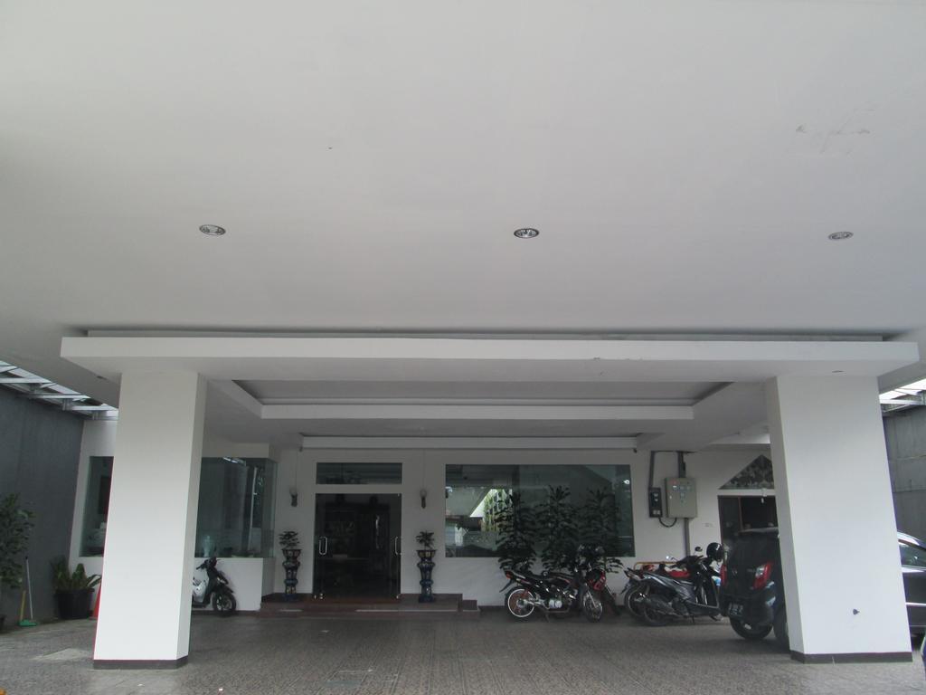 Emia Hotel Bandung Bagian luar foto